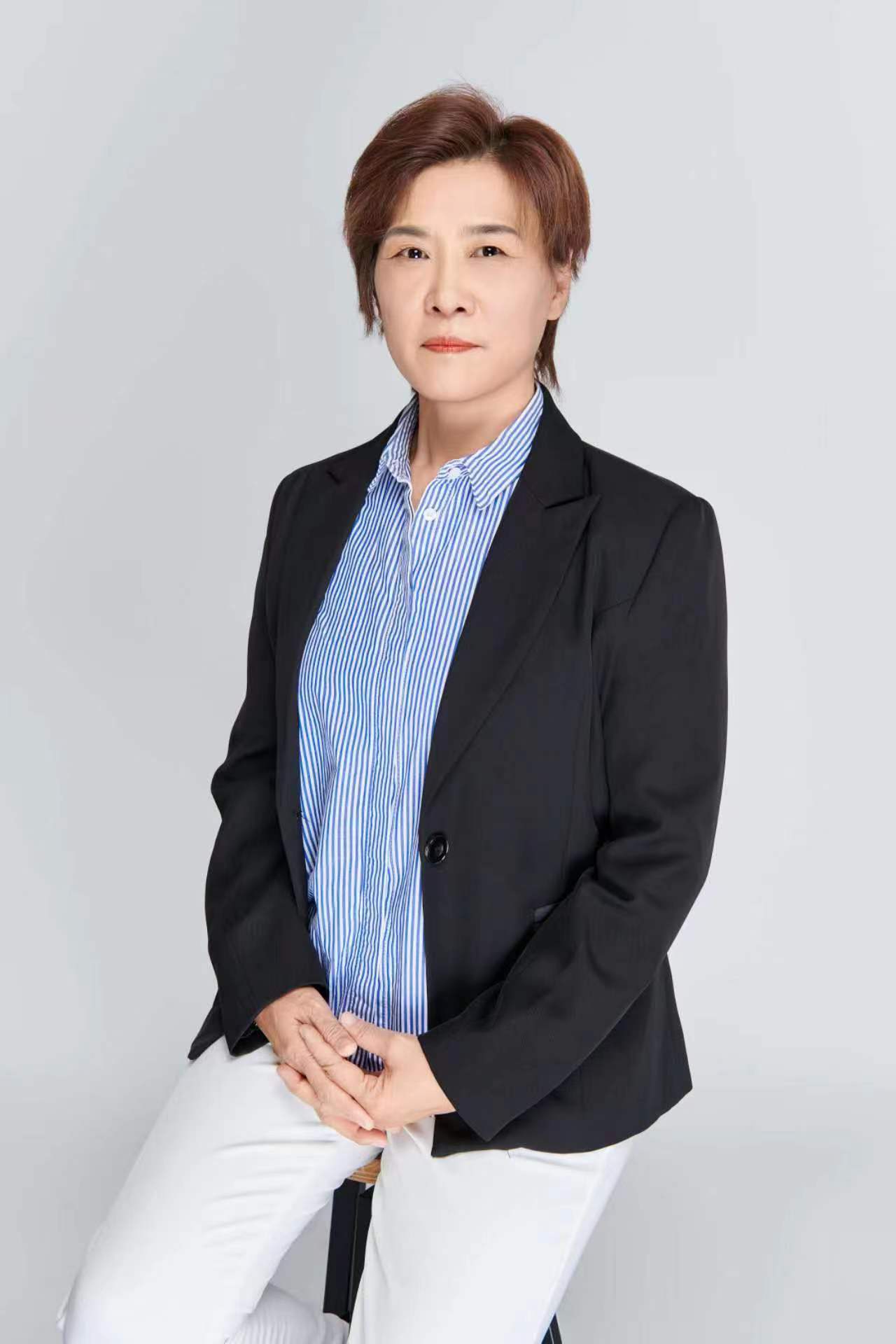 财务 杜慧兰